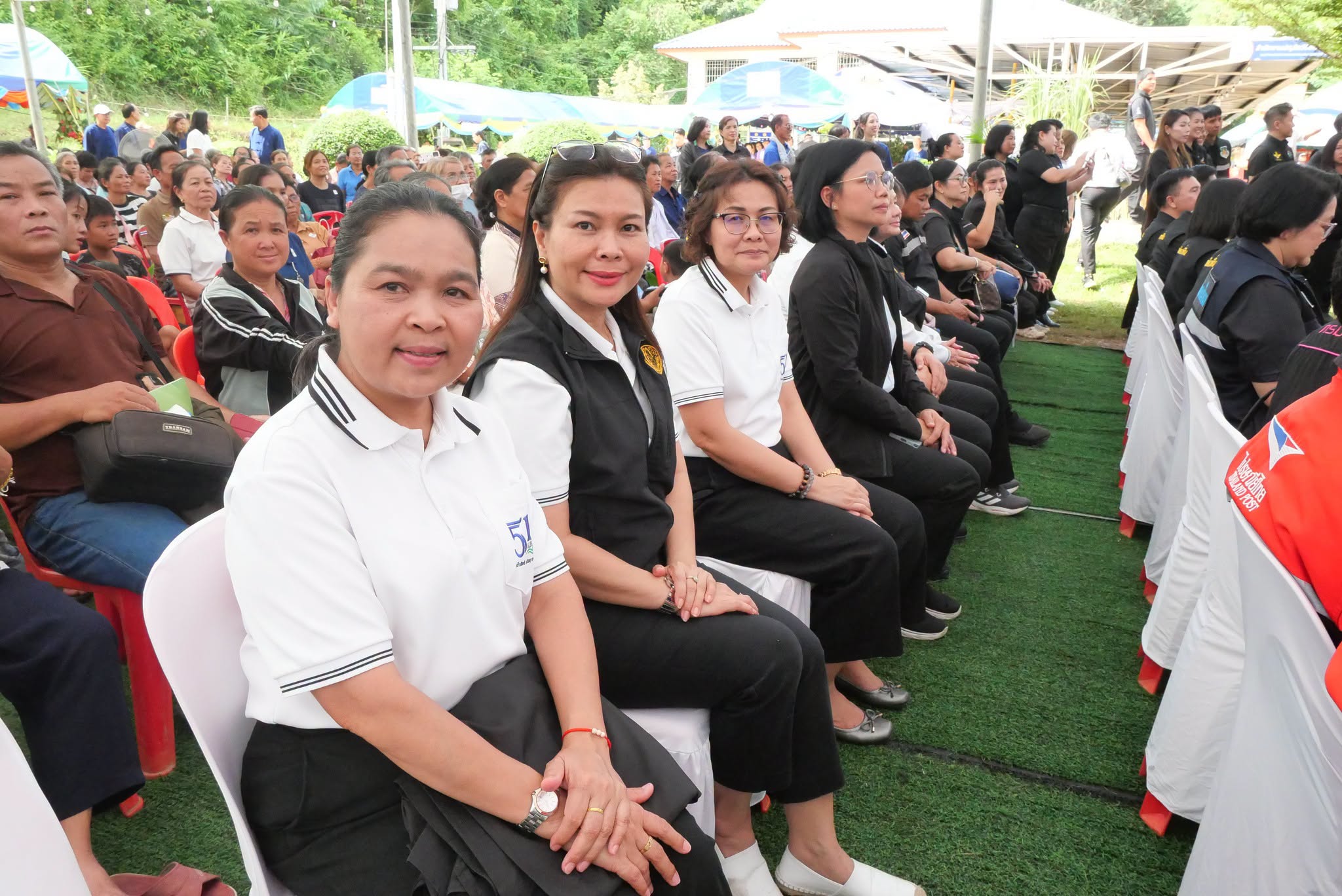 title - รมว.กษ. นำทีมลงพื้นที่ตรวจราชการ พร้อมมอบโฉนดเพื่อการเกษตร ส.ป.ก.เลย กว่า 6 พันไร่